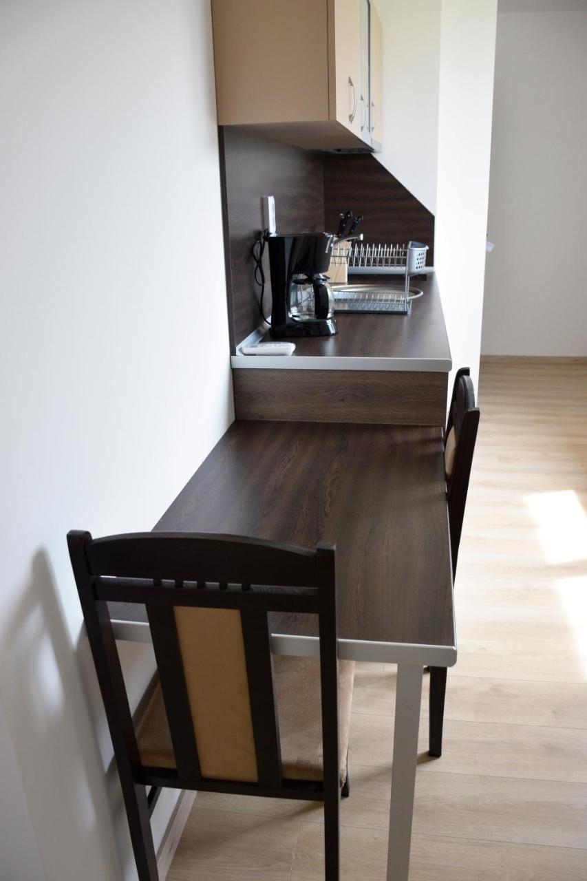 Studio Asi Obzor Luaran gambar